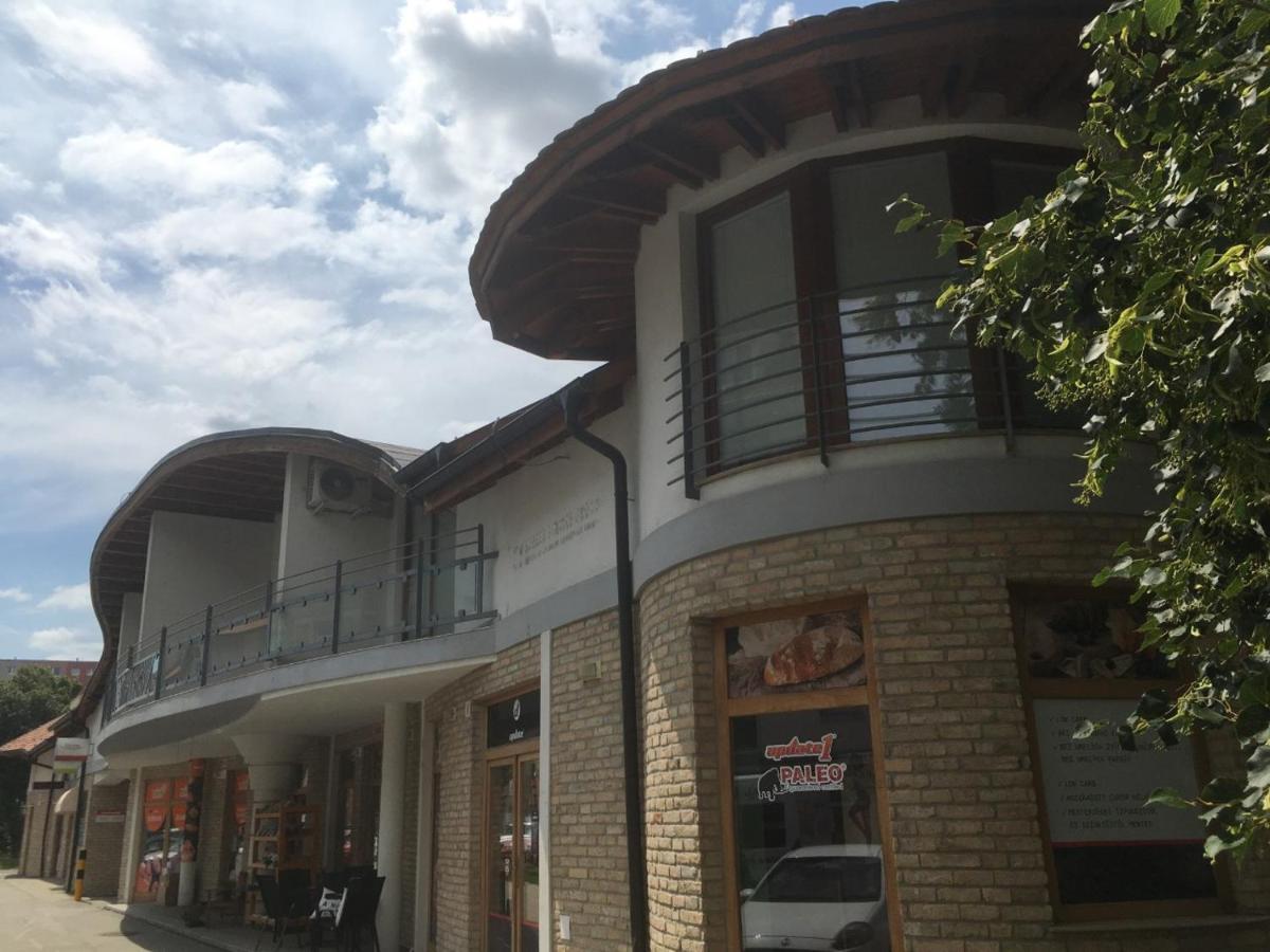 Konde Apartments B Dunajská Streda Exterior foto