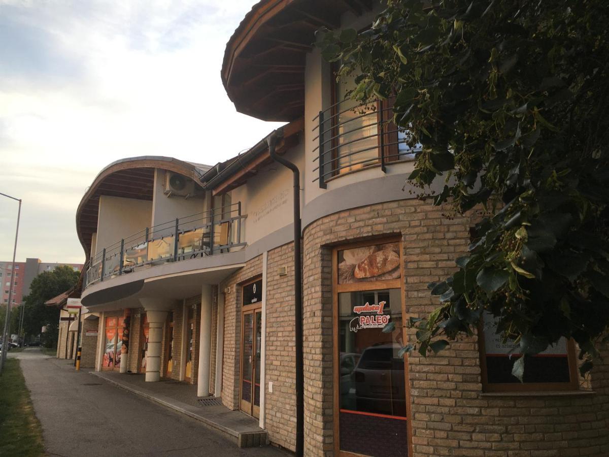 Konde Apartments B Dunajská Streda Exterior foto
