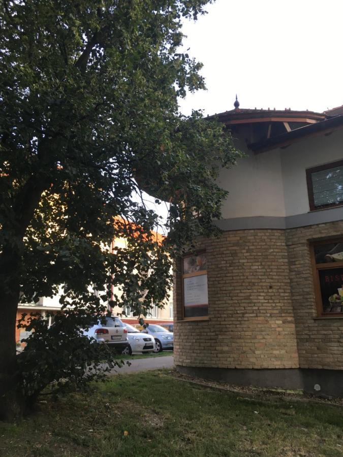 Konde Apartments B Dunajská Streda Exterior foto
